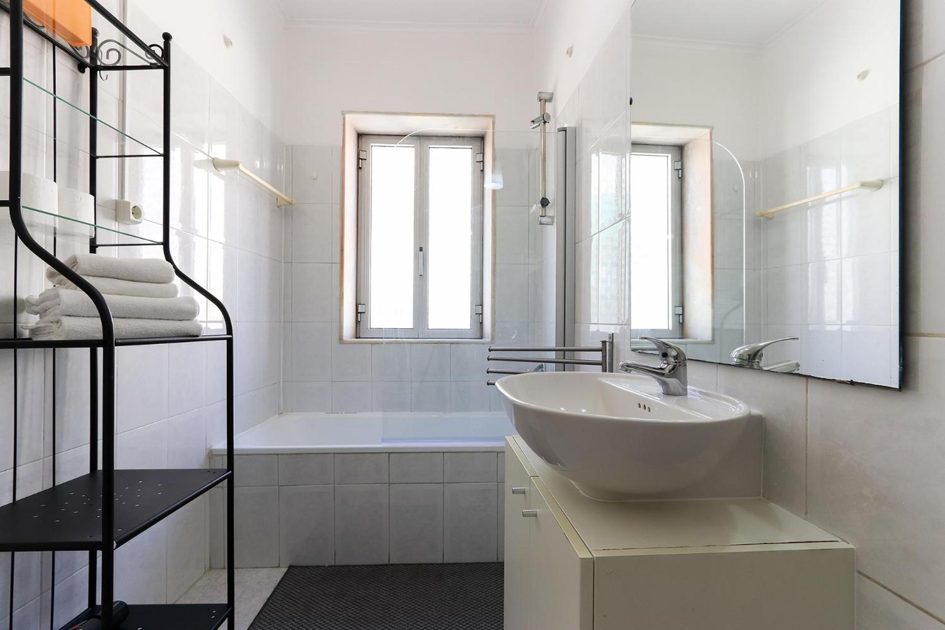 Cozy And Sunny Apartment - Anjos, Lisboa Exterior foto